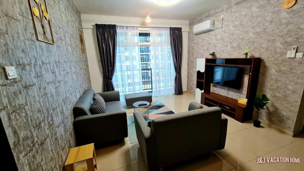 J&J Vacation Home@Novo8 Residence Kampong Tambak ภายนอก รูปภาพ
