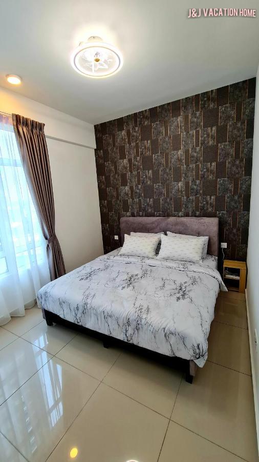 J&J Vacation Home@Novo8 Residence Kampong Tambak ภายนอก รูปภาพ