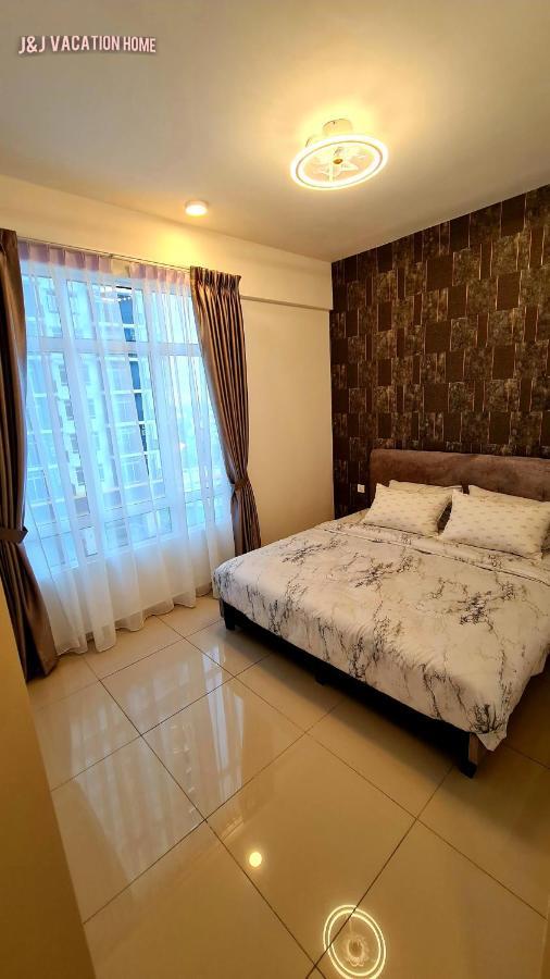 J&J Vacation Home@Novo8 Residence Kampong Tambak ภายนอก รูปภาพ
