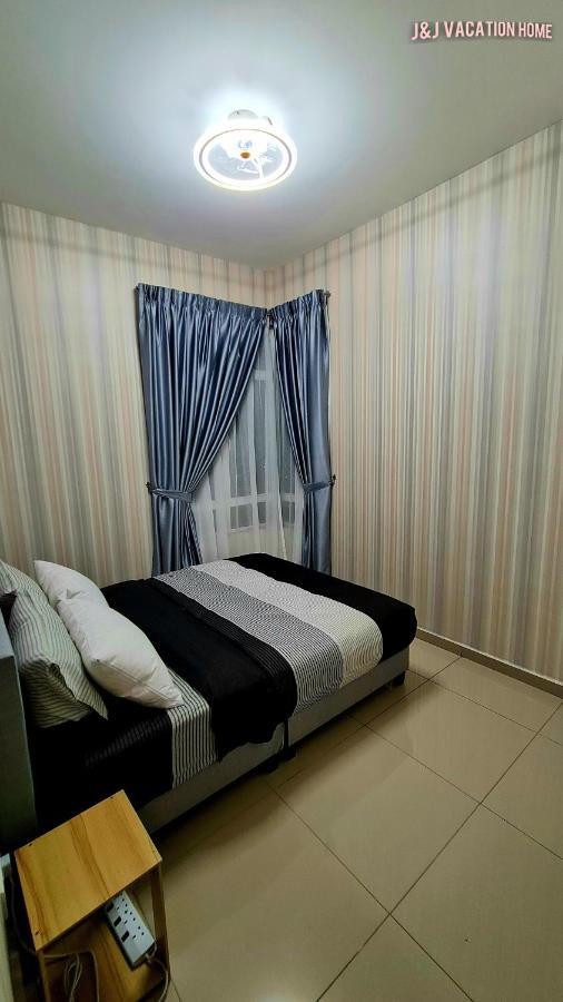J&J Vacation Home@Novo8 Residence Kampong Tambak ภายนอก รูปภาพ