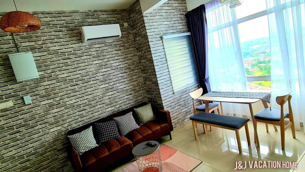 J&J Vacation Home@Novo8 Residence Kampong Tambak ภายนอก รูปภาพ