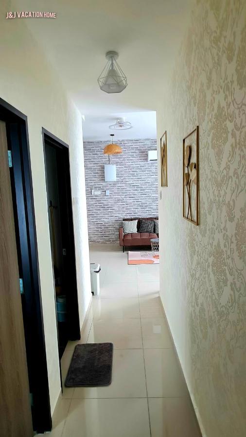J&J Vacation Home@Novo8 Residence Kampong Tambak ภายนอก รูปภาพ