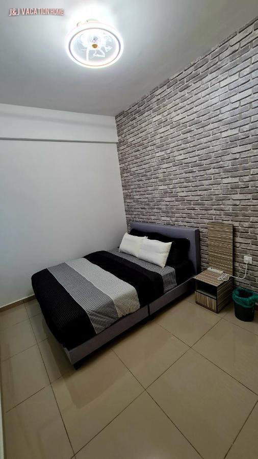 J&J Vacation Home@Novo8 Residence Kampong Tambak ภายนอก รูปภาพ