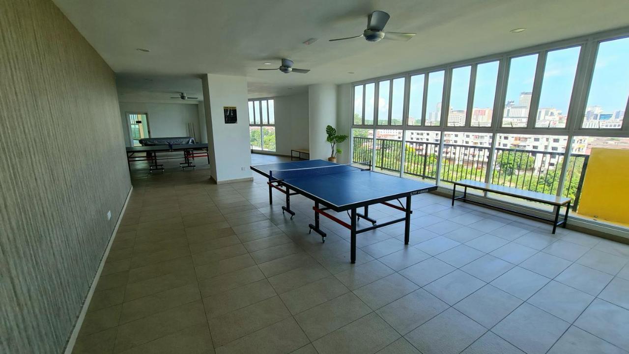 J&J Vacation Home@Novo8 Residence Kampong Tambak ภายนอก รูปภาพ