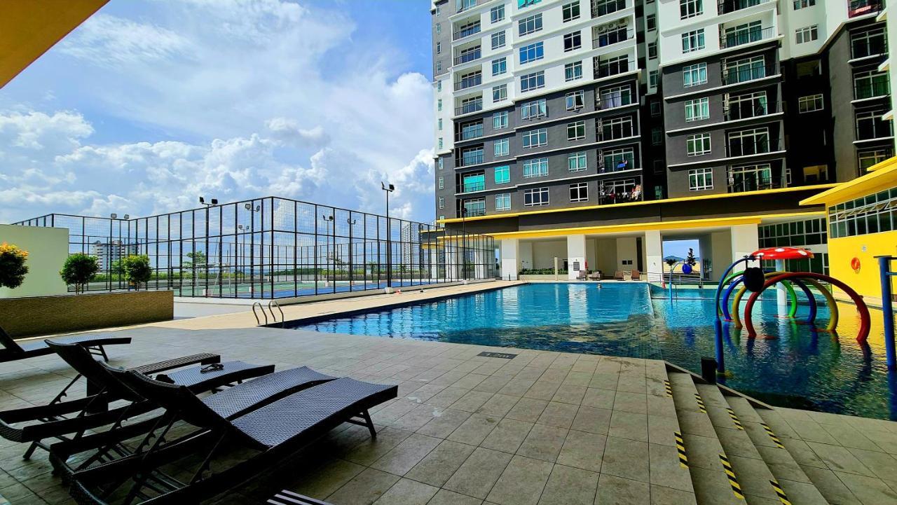 J&J Vacation Home@Novo8 Residence Kampong Tambak ภายนอก รูปภาพ
